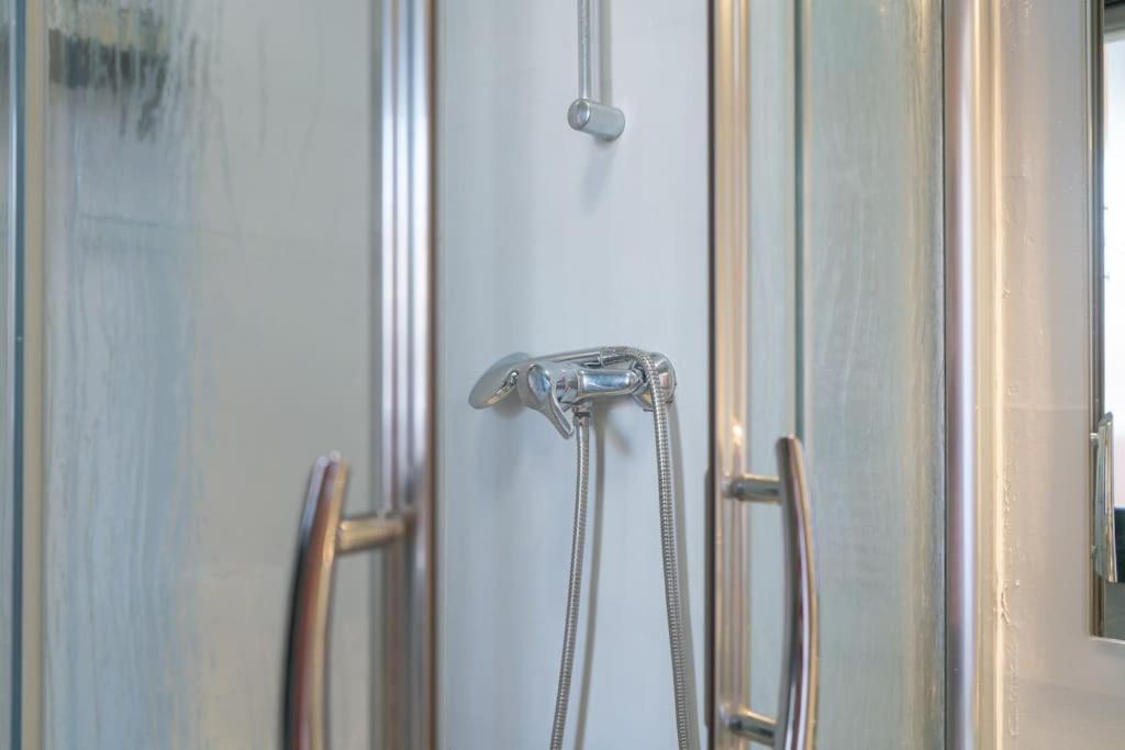 Apartamento Junto A Las Setas De Sevilla Luaran gambar