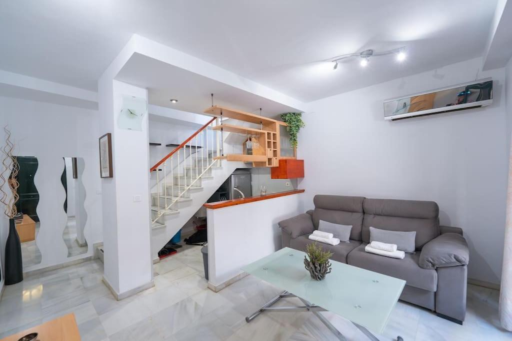 Apartamento Junto A Las Setas De Sevilla Luaran gambar