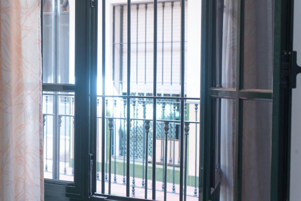 Apartamento Junto A Las Setas De Sevilla Luaran gambar